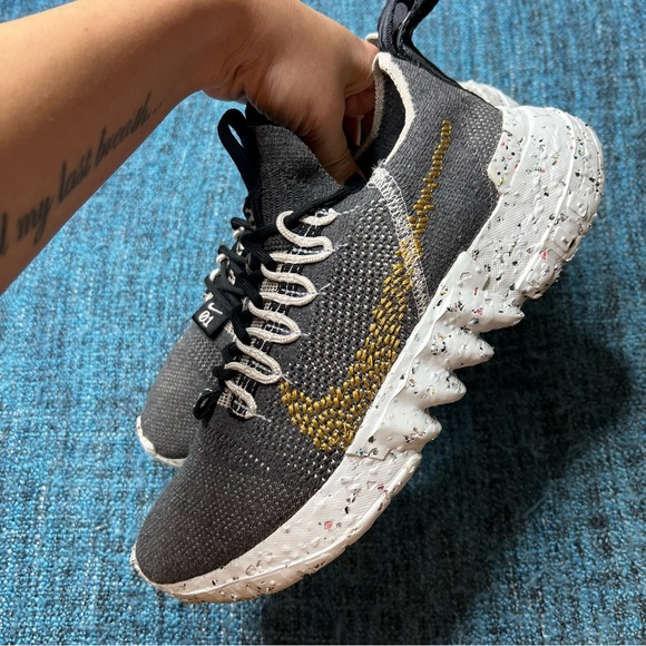 Nike Space Hippie 01 Sneakers in Black Wheat - Picture 3 of 9